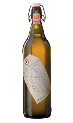 Monatsbier im August, gebraut für die Stiegl-Brauerei:
Rötlich-bernsteinfarbenes Lagerbier mit einer feinen Hopfenblume, vollem
Körper und einem milden, nicht zu bitteren Nachtrunk. Monatsbier im August, gebraut für die Stiegl-Brauerei:
Rötlich-bernsteinfarbenes Lagerbier mit einer feinen Hopfenblume, vollem
Körper und einem milden, nicht zu bitteren Nachtrunk.