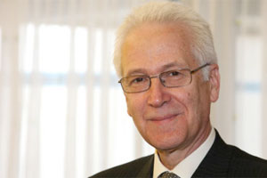 Wolfgang Schütz.