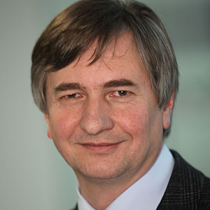 Josef Smolle ist Rektor der Medizinischen Universität Graz und Professor für Neue Medien in der Medizinischen Wissensvermittlung und -verarbeitung. Josef Smolle ist Rektor der Medizinischen Universität Graz und Professor für Neue Medien in der Medizinischen Wissensvermittlung und -verarbeitung.