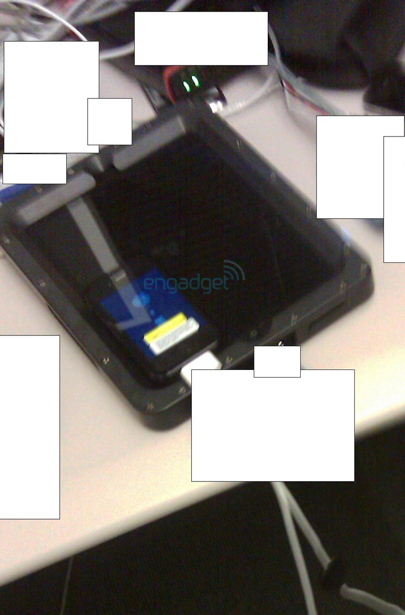 Trotz strengster Geheimhaltung sickerten Fotos vom iPad schon vor der Ankündigung durch.