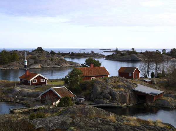 Ferienhäuser in Schweden auf Selbstversorgerbasis vermieten auch 
folgende Anbieter: www.ferienhaus-schweden.de;
 www.fewo-direkt.de