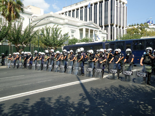 Wie bei jeder Demonstration in der griechischen Hauptstadt, gibt es auch bei den Studentendemos ein großes Polizeiaufgebot.