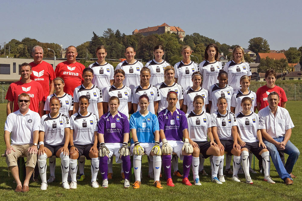 In der vergangenen Champions League 
scheiterte Neulengbach mit der Brasilianerin Monica (rechts) im 
Achtelfinale deutlich an Turbine Potsdam (0:16). Am Mittwoch wartet in 
Runde eins Almaty auf die Meisterinnen aus Niederösterreich.