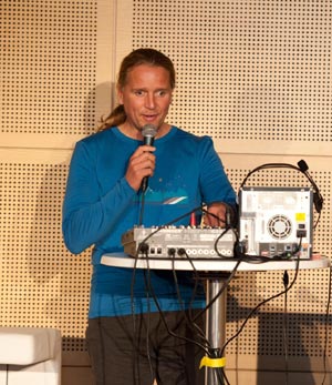 Beim Jungunternehmertag hielt Holzer die Key Note. In seinen Vorträgen will er "den Sehenden die Augen öffnen". Beim Jungunternehmertag hielt Holzer die Key Note. In seinen Vorträgen will er "den Sehenden die Augen öffnen".