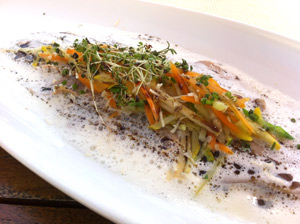 Die Zunge zeigt sich hier nicht gleich: Kalbsschlecker unter Julienne und Kren, schmeckt mir mehr als dem Tier Die Zunge zeigt sich hier nicht gleich: Kalbsschlecker unter Julienne und Kren, schmeckt mir mehr als dem Tier