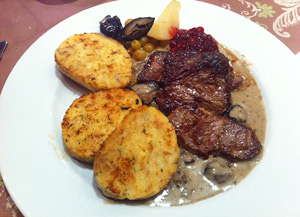 Mein Hirschfilet, wieder mit Pilzrahm - wieder einmal nicht aufgepasst Mein Hirschfilet, wieder mit Pilzrahm - wieder einmal nicht aufgepasst