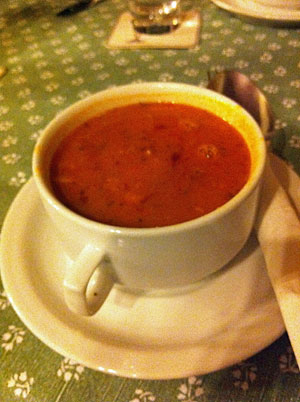 Flecksuppe, vermutlich mit Magerl, beim Mohren in Graz - für Freunde innerer Werte eine Freude
Zum MohrenwirtMariahilferstraße 168020 Graz0043316712008Zweimal zwei Gänge, Saft, Wasser, Wein, Kaffee: 23,10 Euro Flecksuppe, vermutlich mit Magerl, beim Mohren in Graz - für Freunde innerer Werte eine Freude
Zum MohrenwirtMariahilferstraße 168020 Graz0043316712008Zweimal zwei Gänge, Saft, Wasser, Wein, Kaffee: 23,10 Euro