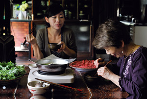 Kaori Endo kocht die Rezepte ihrer Mutter nach. Kaori Endo kocht die Rezepte ihrer Mutter nach.