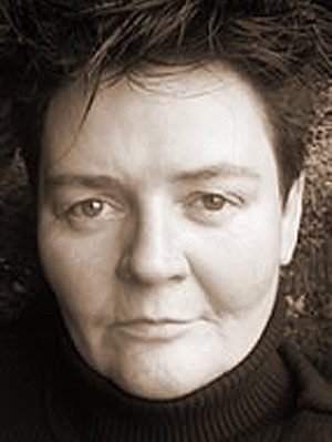 Zur Person:
Ruth Devime hat gemeinsam mit Margot Mähner, Dorothea Wettstein und Gabriele Doubek die Virginia Woolf-Schule gegründet. Sie ist seit vielen Jahren als feministische Erwachsenenbildnerin tätig.
