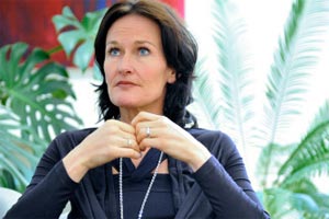 "Jetzt ist keine Zeit für Erpressungen. Die Regierung soll ihre Verantwortung wahrnehmen und seriös verhandeln" "Jetzt ist keine Zeit für Erpressungen. Die Regierung soll ihre Verantwortung wahrnehmen und seriös verhandeln"