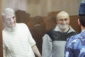Michail Chodorkowski zeigt sich in Cyril Tuschis Dokumentarfilm "Khodorkovsky" als gewitzter Mann. Michail Chodorkowski zeigt sich in Cyril Tuschis Dokumentarfilm "Khodorkovsky" als gewitzter Mann.