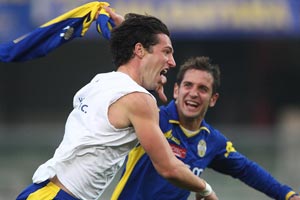  "Ich denke, dass ich mir in Italien mit den 30 Toren in der Serie B 
einen guten Namen gemacht habe und dadurch einen hohen Stellenwert in 
der Mannschaft habe."
