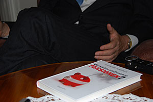 "Man muss den Leuten unangenehme Wahrheiten 
sagen", fordert Tomandl. Mit seinem Buch will er dazu einen Beitrag leisten.