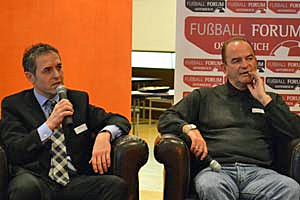 Teamchef Marcel Koller und ORF-Analytiker Herbert Prohaska vereint am Podium. Teamchef Marcel Koller und ORF-Analytiker Herbert Prohaska vereint am Podium.