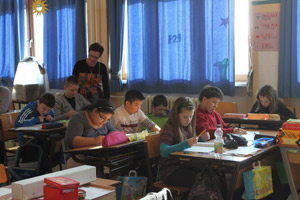 In der "Sir Karl Popper-Schule" herrscht nicht nur in den Klassenräumen ein multikulturelles Miteinander...