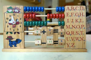 Ist für ein Kind, das in seiner Entwicklung noch bei weitem nicht 
reif für die Schule ist, der Kindergarten oder die Vorschule der beste 
Platz? Eltern in Wien hätten gern die Wahlmöglichkeit.