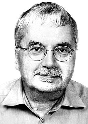 Christoph
Deutschmann ist Professor emeritus am Institut für Soziologie (Arbeits- und
Wirtschaftssoziologie) an der Universität Tübingen. Er hält am 5. März 2012 um
18 Uhr am Internationalen Forschungszentrum Kulturwissenschaften (IFK,
Reichsratsstraße 17, 1010 Wien) den Vortrag "Die Unersättlichkeit des Konsums:
Kulturelle Modelle und Soziologische Erklärungen". Christoph
Deutschmann ist Professor emeritus am Institut für Soziologie (Arbeits- und
Wirtschaftssoziologie) an der Universität Tübingen. Er hält am 5. März 2012 um
18 Uhr am Internationalen Forschungszentrum Kulturwissenschaften (IFK,
Reichsratsstraße 17, 1010 Wien) den Vortrag "Die Unersättlichkeit des Konsums:
Kulturelle Modelle und Soziologische Erklärungen".