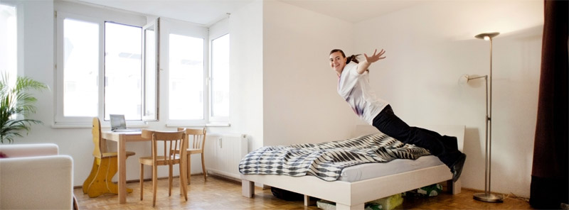 Tänzerin und Choreografin Doris Uhlich haut sich ins Zeug, denn Besuch 
bekam sie bislang nur sehr selten. Das soll sich aber ändern.