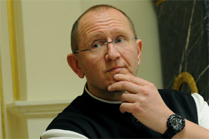 Wallner: "Ich würde auch sofort eine neue grüne Partei gründen, weil ich glaube, dass Ökologie die größte Herausforderung der Menschheitsgeschichte ist." Wallner: "Ich würde auch sofort eine neue grüne Partei gründen, weil ich glaube, dass Ökologie die größte Herausforderung der Menschheitsgeschichte ist."