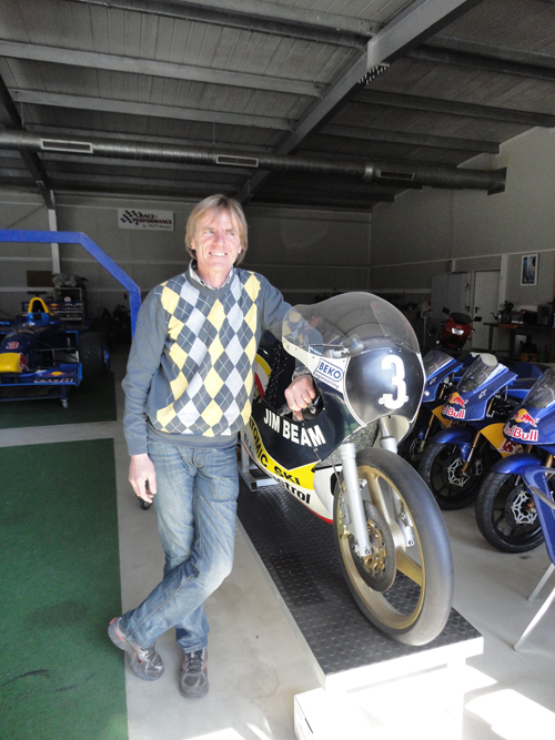 Gustl Auinger mit seiner 125er- Morbidelli in der Garage in Fohnsdorf. Sie ist im Ruhestand. Er nicht.