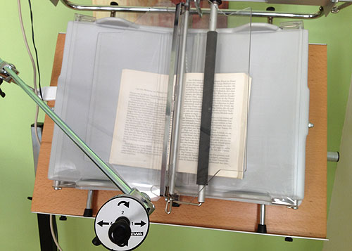 Gerät zum Buchseitenumblättern.