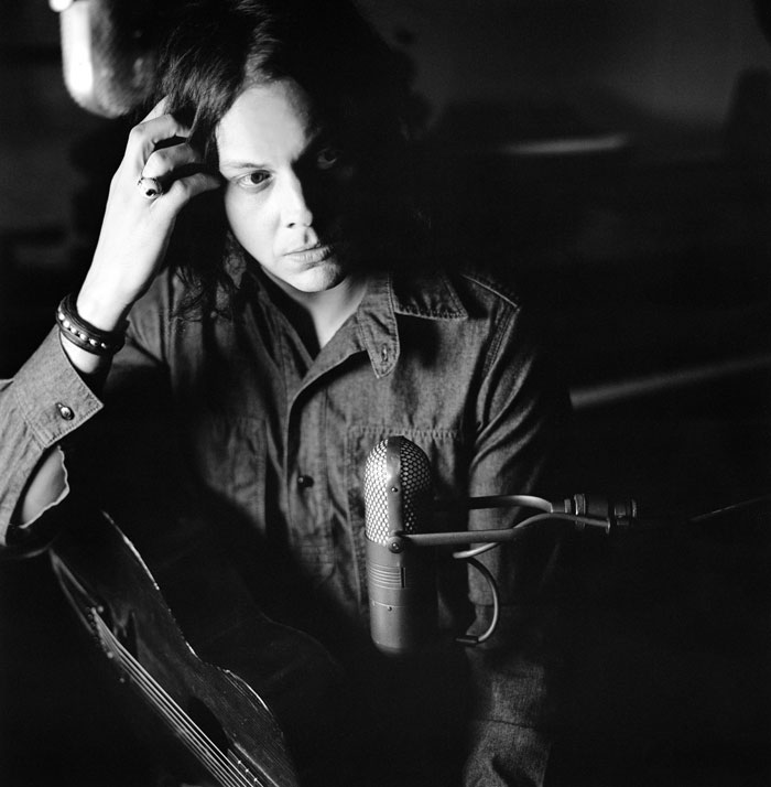 Jack White in Black and White. Auf seinem ersten Album unter 
eigenem Namen entdeckt der frühere The-White-Stripes-Sänger nicht nur 
Grautöne, er vertont sie vielfältiger als je zuvor.