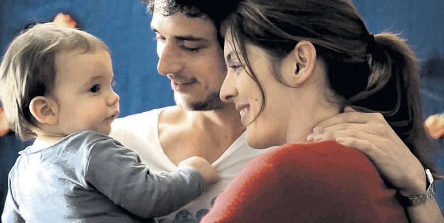Eine zeitgenössische Familie, deren Unbeschwertheit verloren geht: Valérie Donzelli und Jérémie Elkaim in "Das Leben gehört uns".