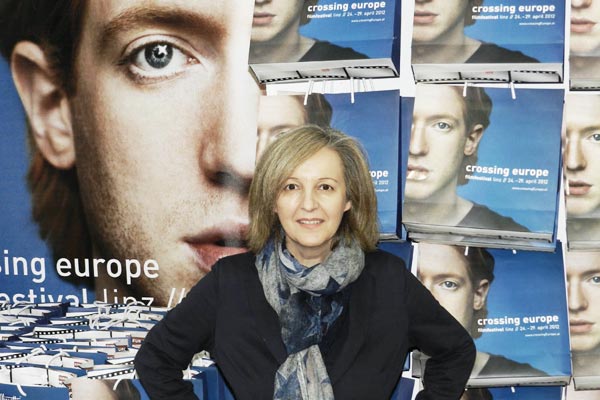 Zuversichtlich trotz knapper finanzieller Mittel: Christine Dollhofer 
gelang es, Crossing Europe zu einer beliebten Anlaufstelle für 
europäische Filmschaffende zu machen.
&nbsp;