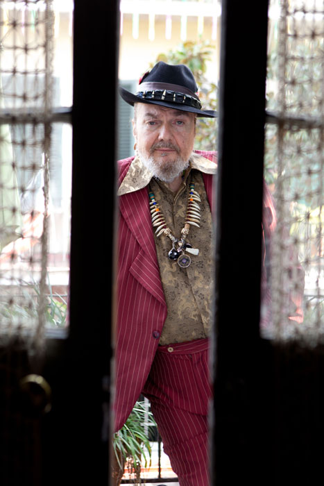 Morgentoilette im Jungbrunnen. Dr. John veröffentlicht ein Meisterwerk.