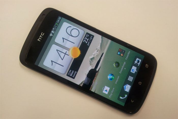 HTC One S
Technische Ausstattung: 1 GB RAM und bis zu 16 GB Flash-Speicher, 1,5 GHz Dual-Core Qualcomm Snapdragon S4 Krait-SoC Prozessor
Display: 4,3 Zoll Super AMOLED-Touchscreen mit Gorilla-Glas, 16 Millionen Farben, 540 x 960 Pixel
Maße: 130,9 x 65 x 7,8 mm, 119,5 g 
Anschlüsse/Datenübertragung: WLAN, HDMI, Bluetooth 4.0
Akku: 1.650 mAh, Gesprächszeit GSM/UMTS: bis zu 7 Std., Standby-Zeit GSM/UMTS: bis zu etwa 440 Std.
Netze: UMTS/HSPA, GSM/GPRS/EDGE
SIM-Karte: microSIM
Preis: 423 Euro
