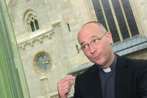 Des Dompfarrers Appell an die Frauen in der Kirche: "Beißt euch nicht die Zähne am Frauenpriestertum aus." Des Dompfarrers Appell an die Frauen in der Kirche: "Beißt euch nicht die Zähne am Frauenpriestertum aus."