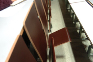 Für den UniStandard-Selbstversuch blieb mein Platz im Hörsaal letztes
Semester frei. Mein Ziel: ein Semester mit weniger als zehn Besuchen an
der Uni positiv zu absolvieren. Für den UniStandard-Selbstversuch blieb mein Platz im Hörsaal letztes
Semester frei. Mein Ziel: ein Semester mit weniger als zehn Besuchen an
der Uni positiv zu absolvieren.