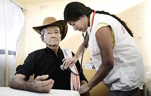 In Bolivien sind 3,7 Millionen Menschen gefährdet an Chagas zu erkranken, rund 1,8 Millionen Menschen sind schon erkrankt. Chagas ist ein leiser Killer: Die betroffenen Menschen wissen nicht, dass sie krank sind, bis sie Herz- und Magaen-Darm-Probleme bekommen und ihre Gesundheit schon stark angegriffen ist.