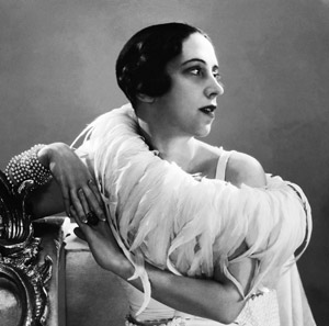 Viele Jahre liegen zwischen ihnen, ihre Handschrift ist aber dennoch vergleichbar: Elsa Schiaparelli... 