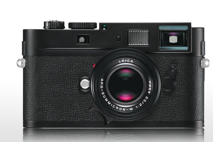 Die Monochrome M9 kostet stolze 6.800 Euro. 