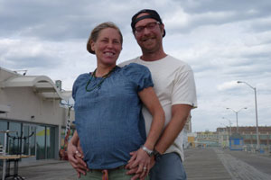 Leisten Aufbauarbeit: Marilyn Schlossbach und Scott Szegeski in Asbury Park. Leisten Aufbauarbeit: Marilyn Schlossbach und Scott Szegeski in Asbury Park.