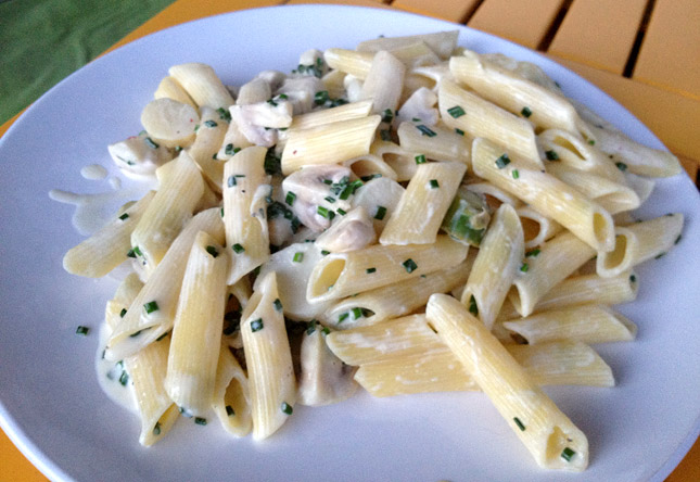 Das Endergebnis: Penne mit Spargel, Pilzen und Zintronenfrischkäse.