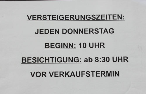 Einmal pro Woche wird hier mit allerlei Gepfändetem und Beschlagnahmtem gedealt.
