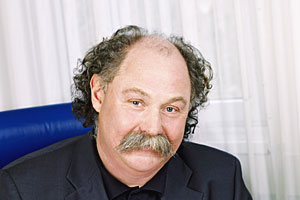 Michael Musalek ist Institutsvorstand und ärztlicher Direktor des Anton-Proksch-Instituts für Suchtkranke in Wien und Past President der Österreichischen Gesellschaft für Psychiatrie und Psychotherapie. Michael Musalek ist Institutsvorstand und ärztlicher Direktor des Anton-Proksch-Instituts für Suchtkranke in Wien und Past President der Österreichischen Gesellschaft für Psychiatrie und Psychotherapie.