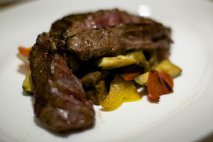 Flank Steak. Wunderbar. Ob Zwerchfell, sagen Sie mir, kluge Posterinnen und kundige Poster, bittschön. Soweit halt erkennbar. Flank Steak. Wunderbar. Ob Zwerchfell, sagen Sie mir, kluge Posterinnen und kundige Poster, bittschön. Soweit halt erkennbar.