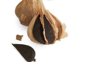 Knobelle - Schwarzer Knoblauch, 2 Knollen 4,99 EURO bei Merkur