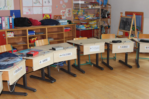 Es gibt auch eine Schwerhörigenklasse für Vorschüler. Es gibt auch eine Schwerhörigenklasse für Vorschüler.