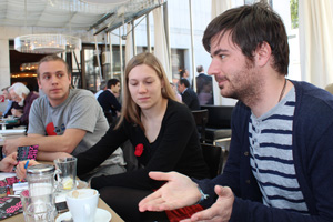 Martin Giefing, Naomi Dutzi und Wolfgang Moitzi, Vorsitzender der SJ. 