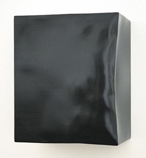 Sich aufblasen, an Körperlichkeit gewinnen: "Growth (Mud)" von Angela de la Cruz. Sich aufblasen, an Körperlichkeit gewinnen: "Growth (Mud)" von Angela de la Cruz.