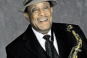 Ein Veteran des souligen, zugänglichen Jazz - Saxofonist Lou Donaldson. Ein Veteran des souligen, zugänglichen Jazz - Saxofonist Lou Donaldson.