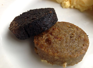 Besseres Hotel, weit besserer Pudding: Das Frühstücksduo im Slieve Donard. Besseres Hotel, weit besserer Pudding: Das Frühstücksduo im Slieve Donard.