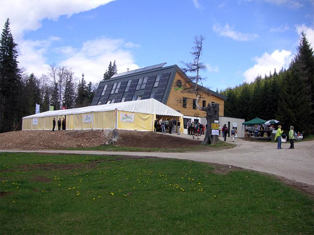 Das Naturfreunde-Haus ist die modernste Berghütte Österreichs. Eröffnungsfeier am 6. Mai.