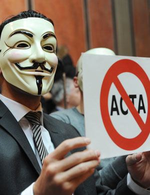 Initiative gegen die Initiative: Seit 2001 gibt es in Europa Proteste 
gegen das geplante Acta (Anti-Counterfeiting Trade Agreement) der EU. 
Für 9. Juni sind die nächsten  angesagt.  