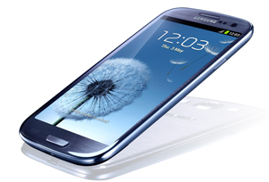 Probleme mit der Beschichtung verzögern die Auslieferung des Galaxy S 3 "Pebble Blue". Probleme mit der Beschichtung verzögern die Auslieferung des Galaxy S 3 "Pebble Blue".