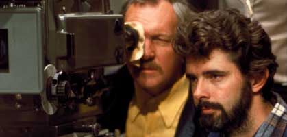 "Muss das im Weltall spielen?" George Lucas (re.) bestand, obwohl zwei Studios "Star Wars" abwinkten. "Muss das im Weltall spielen?" George Lucas (re.) bestand, obwohl zwei Studios "Star Wars" abwinkten.